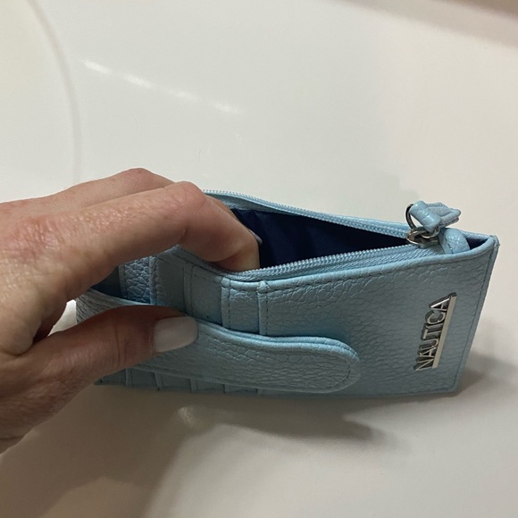 Baby blue nautica wallet - Picture 5 of 5